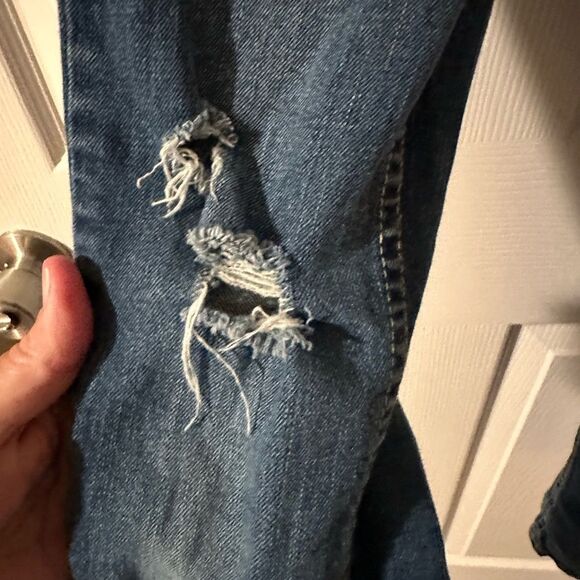 Levi’s Girls 711 Skinny Destructed Jeans - Size 8 - Picture 3 of 9